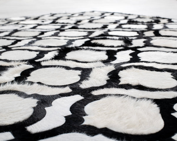 Reflect / Hide Rug / 00710 – Kyle Bunting